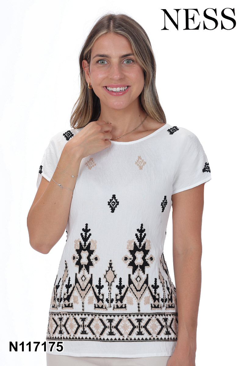 NESS - Haut à manches courtes avec détails brodés